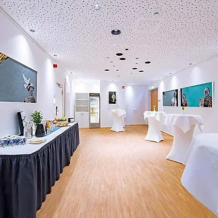 Der Akademie Caritas-pirckheimer-haus Hotell *